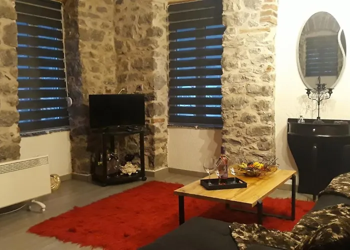 Stone House 1909 Pili Evia