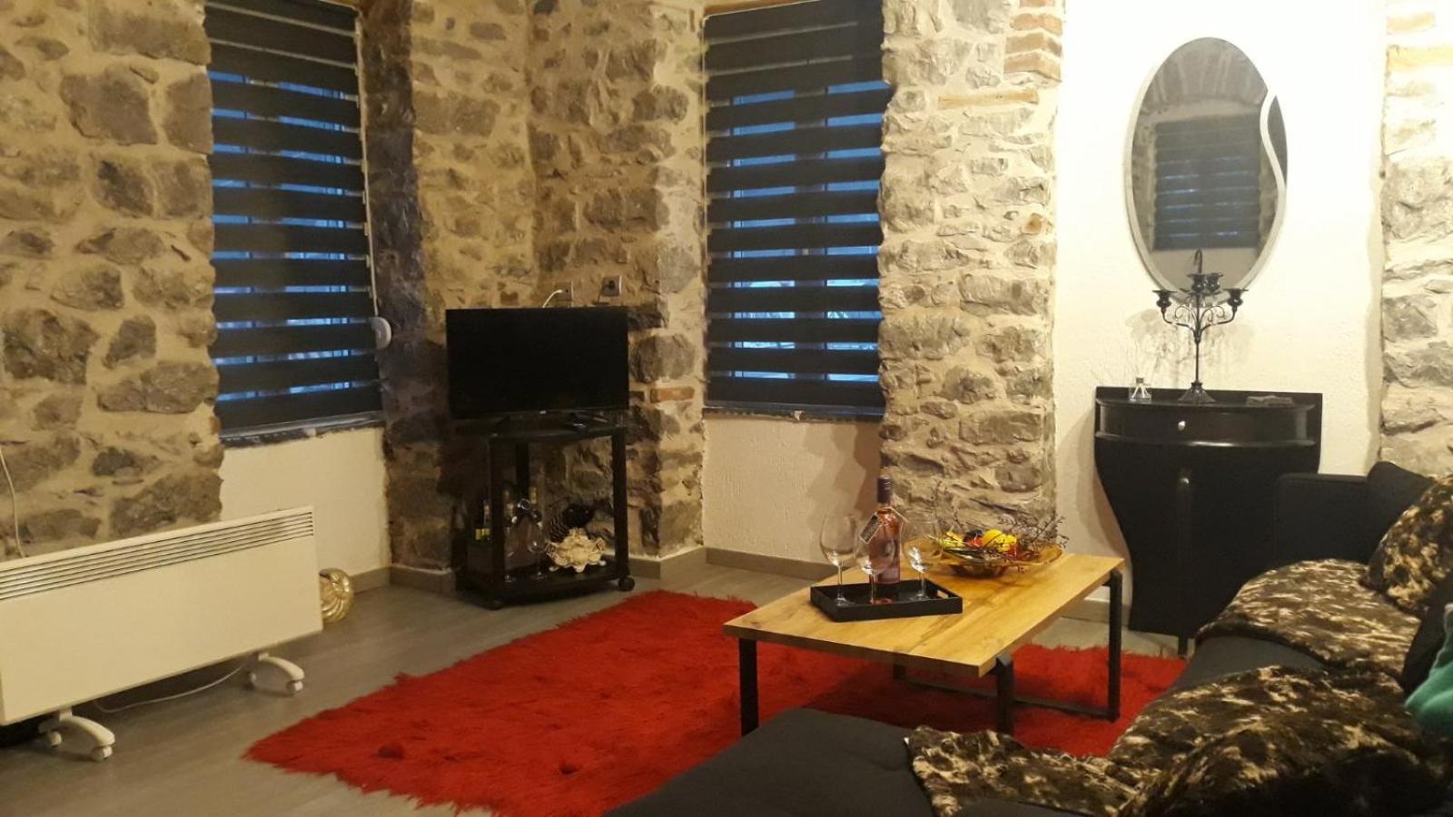 Dom wakacyjny Stone House 1909 Evia Pilí
